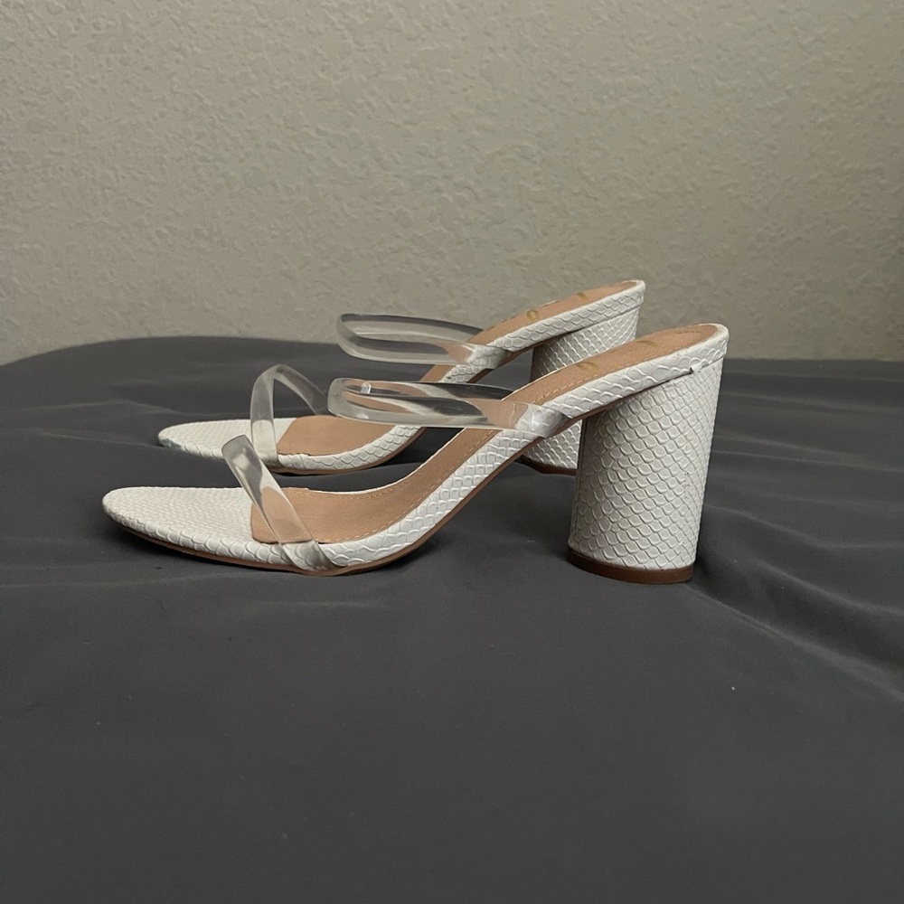 lulus dakyana white snake print high heel sandals (size 7) - Picture 3 of 5
